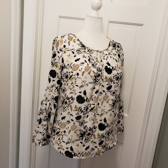 Violet + Claire Floral Print Blouse Size Large, Business Casual - Picture 5 of 9